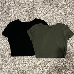🧋 2 Wild Fable Black and Green Crop Tops🧋3/$22